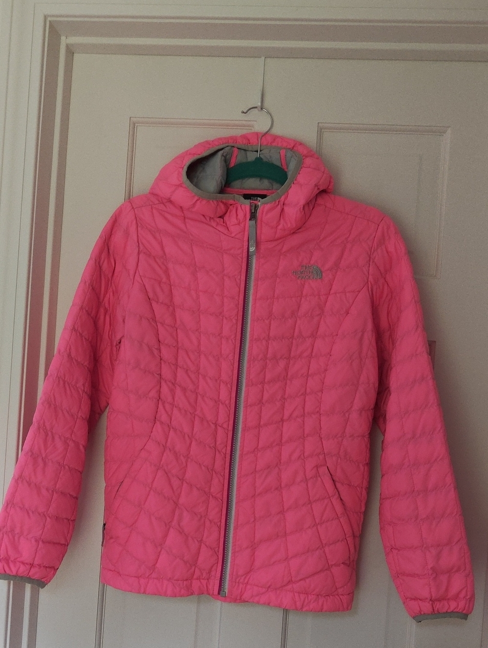 The North Face Girl’s Pink Quilted Hooded Jacket Size 14-16 Youth